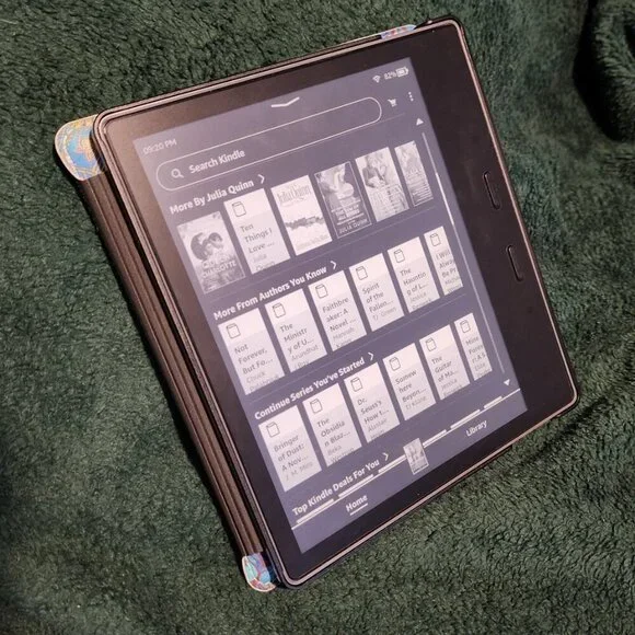 EUC Kindle Oasis 10th Generation 32gb Graphite - Picture 8 of 12